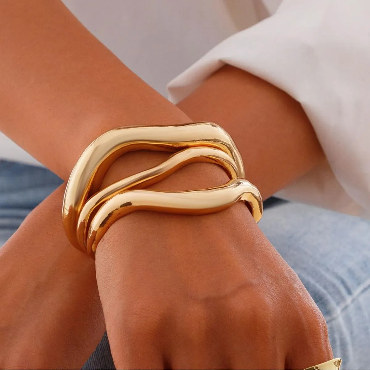 2PC Gold Cuff Bracelets Set For Women Adjustable Open Stack Arm Cuff Upper 18K Gold Plated Bangle Hammered Textured Trendy Irregular Statement Chunky Bracelets Fashion Cute Jewelry