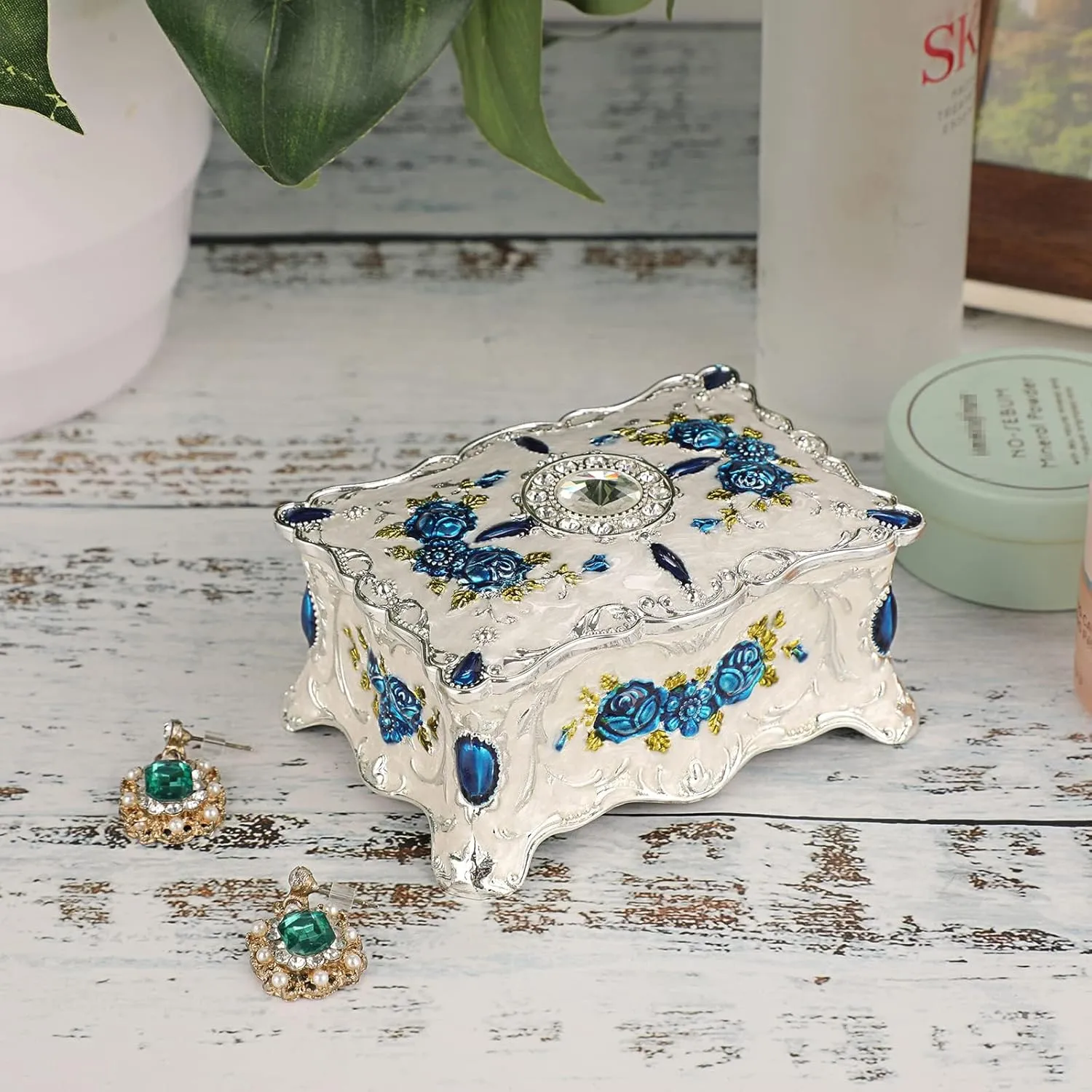 Hipiwe Vintage Trinket Box Metal Jewelry Box Wedding Ring Box Keepsake Box Treasure Box Chest Ornate Antique Finish Engraved Box Case Small
