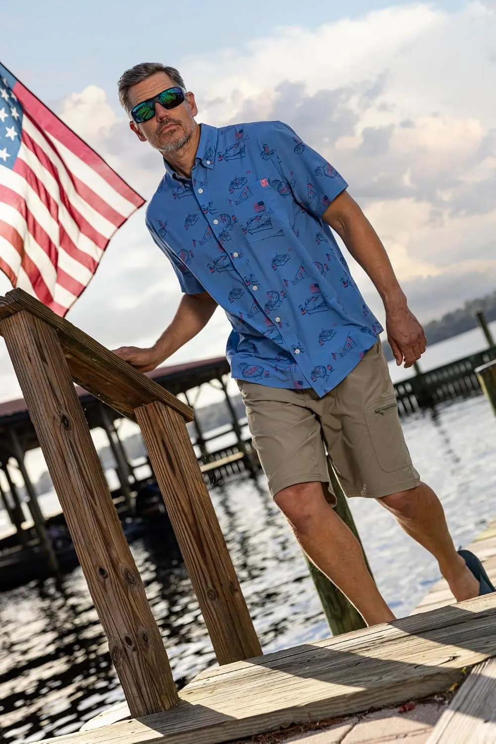 HUK Men's Kona Pattern Short Sleeve Fishing Button Down Shirt