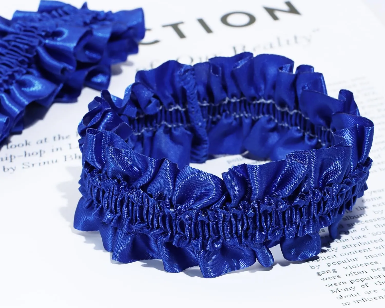 PENTA ANGEL Men Armband Garter 2Pcs 20s Anti Slip Stretchy Sleeve Shirt Holder Roaring Garters Belt for Women Party Costume