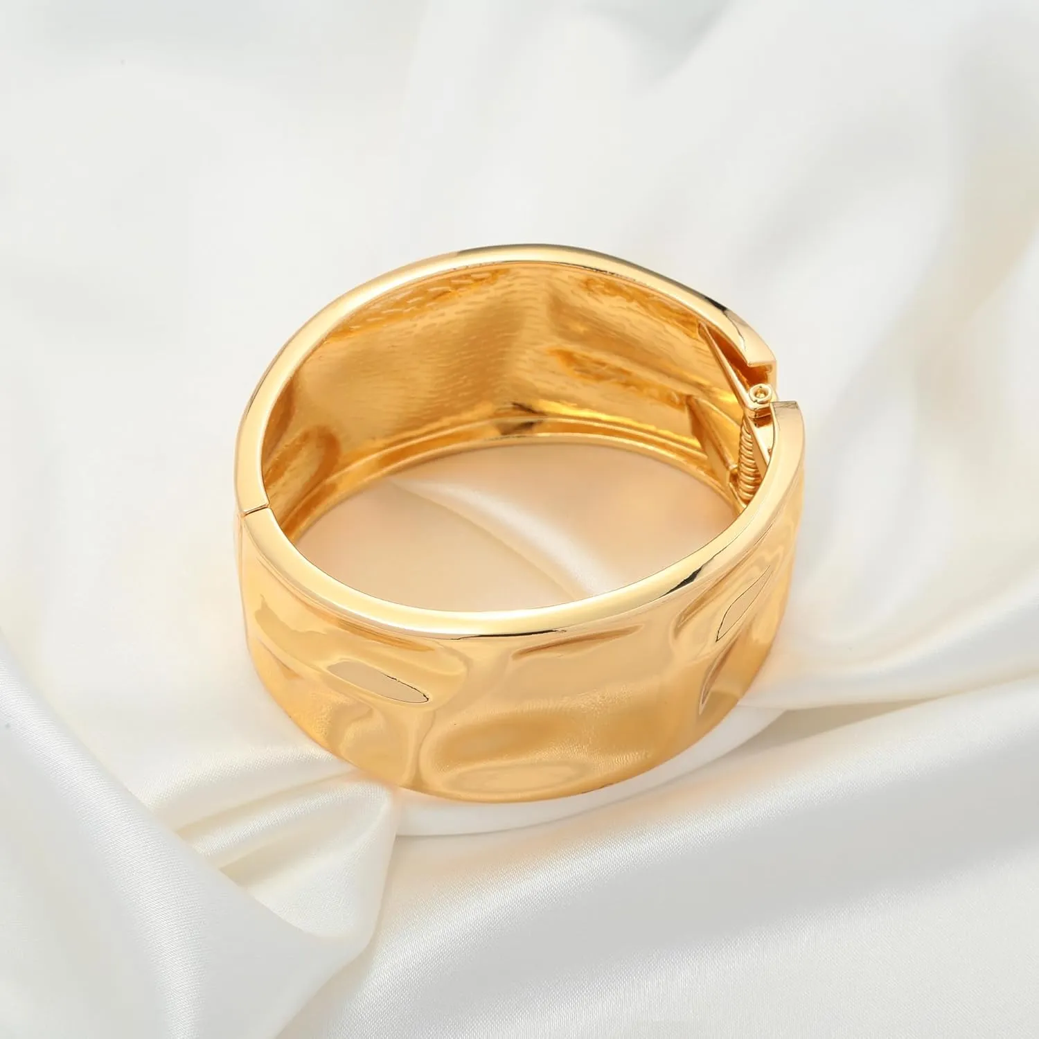 WOWORAMA Chunky Gold Bangle Bracelets for Women Thick Wide Hinged Cuff Bracelets Vintage Statement Gold Bracelet Twisted Hammered Wrist Arm Cuff Bracelets